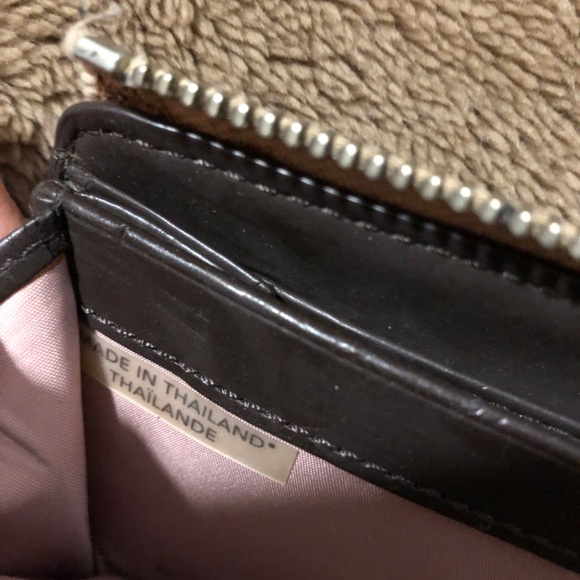 COACH LONG ZIPPER WALLET - HAS SIGNS OF WEAR - Picture 6 of 13
